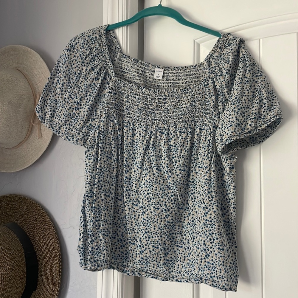 Old Navy top